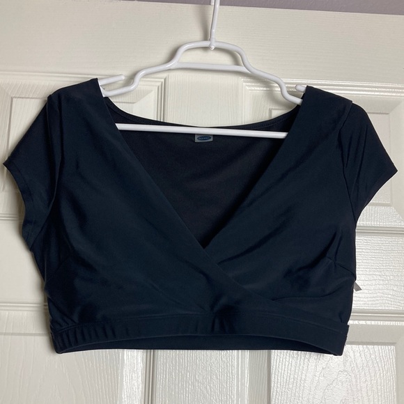 Old Navy Other - Old navy Black cap sleeve cropped swimsuit top Large NWT